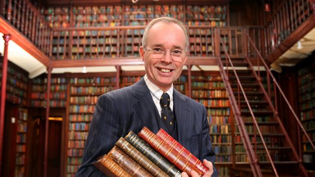 State Library director Alan Smith has decided not to return to his position after three months of long-service leave.