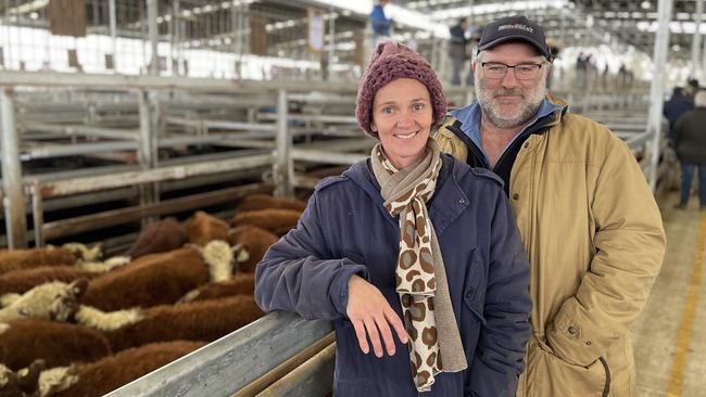 Nick and Jo Lillie from Bostocks Creek sold 119 steers and heifers at Mortlake. Picture: Petra Oates