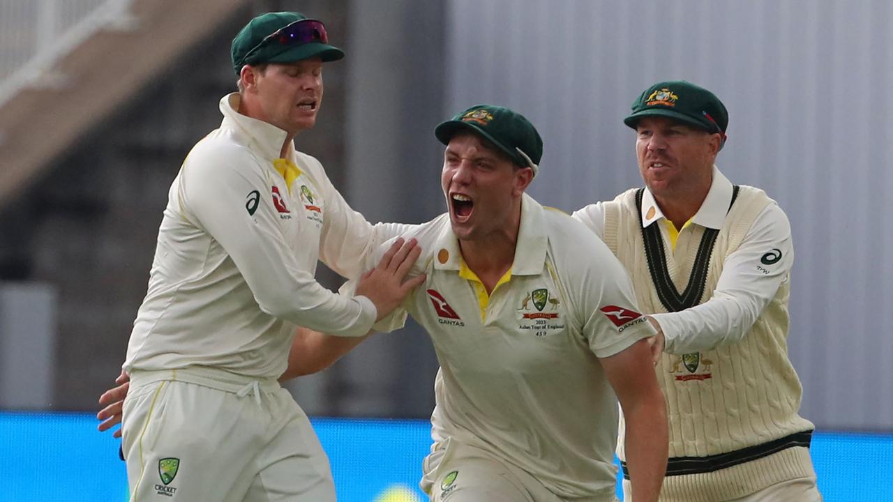 Cameron Green (C) is set to reclaim his spot in the Australian Test XI, with Steve Smith (L) moving to the top of the order. Picture: Getty Images