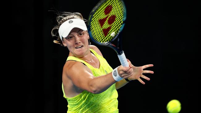 Zoe Hives plays a forehand in her group D match against Katie Swan of Great Britain. Picture: Brendon Thorne/Getty Images