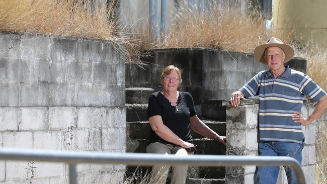 Jeffrey’s parents, Lawrie and Wendy Brooks at the scene of the murder. Picture: Adam Armstrong