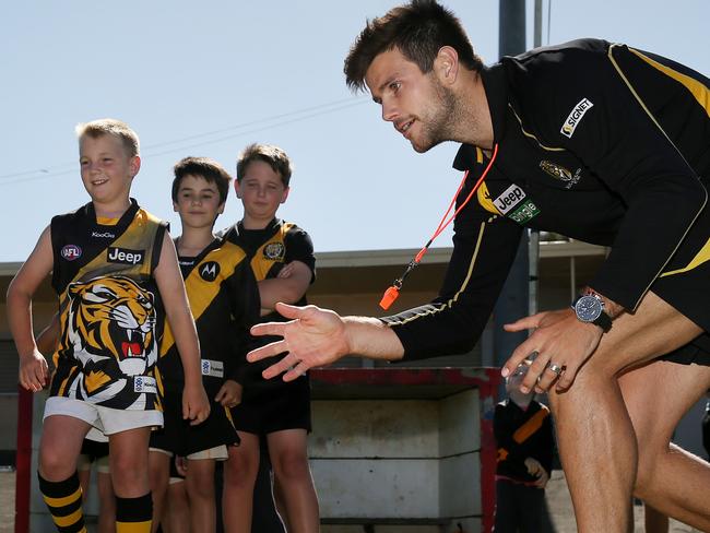 Richmond Footy camp to Warrnambool , Trent Cotchin during the superclinic at Reid Oval. Melbourne 4th February. Pic by Colleen Petch.