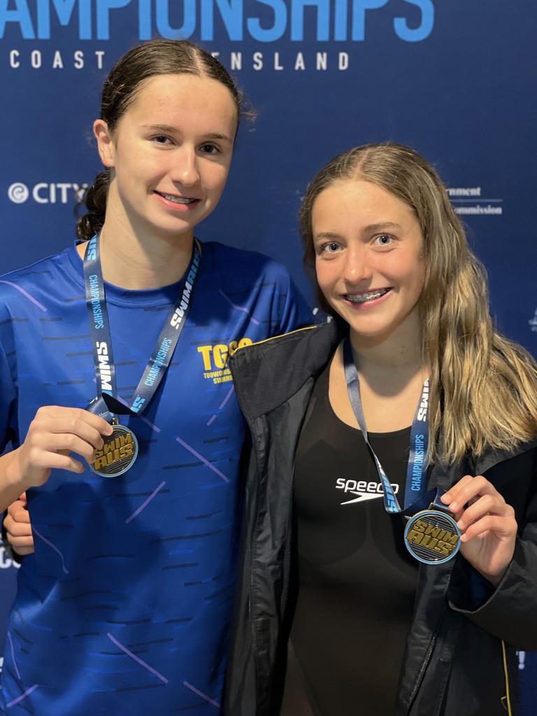 Sienna Duerloo (left) and Mackenzie Grimes (right) show off their Australian Swimming Age Championships gold medals. Picture: Contributed.