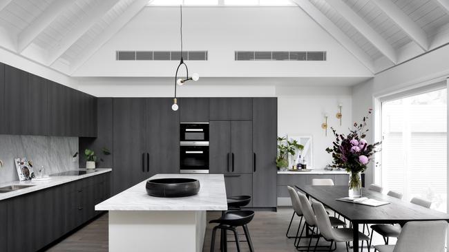 Absolute kitchen and dining goals, so sleek.