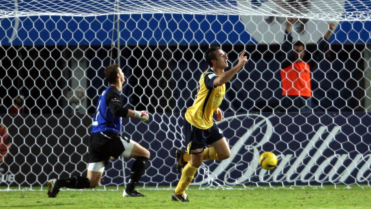 Sasho Petrovski scores in first half of extra time to down Newcastle 3-0 and progress to the 2005-06 A-League grand final