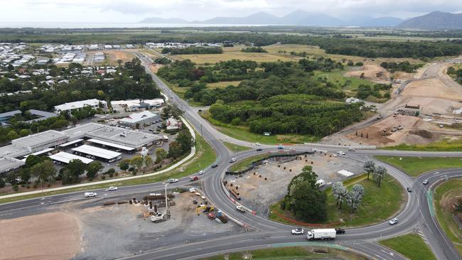 Roadworks at the corner of Captain Cook Hwy and McGregor Rd, Smithfield. PICTURE: BRENDAN RADKE