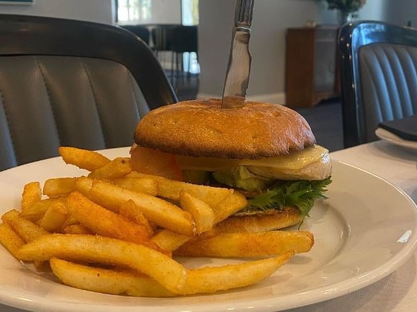 Chicken super sandwich, Tooleybuc Hotel