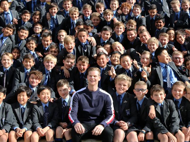 Former Australian Cricket captain Steve Smith with students from Knox Grammar School.