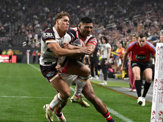 NRL 2024 RD01 Sydney Roosters v Brisbane Broncos - Daniel Tupou Reece Walsh, shoulder charge. Picture: NRL Photos