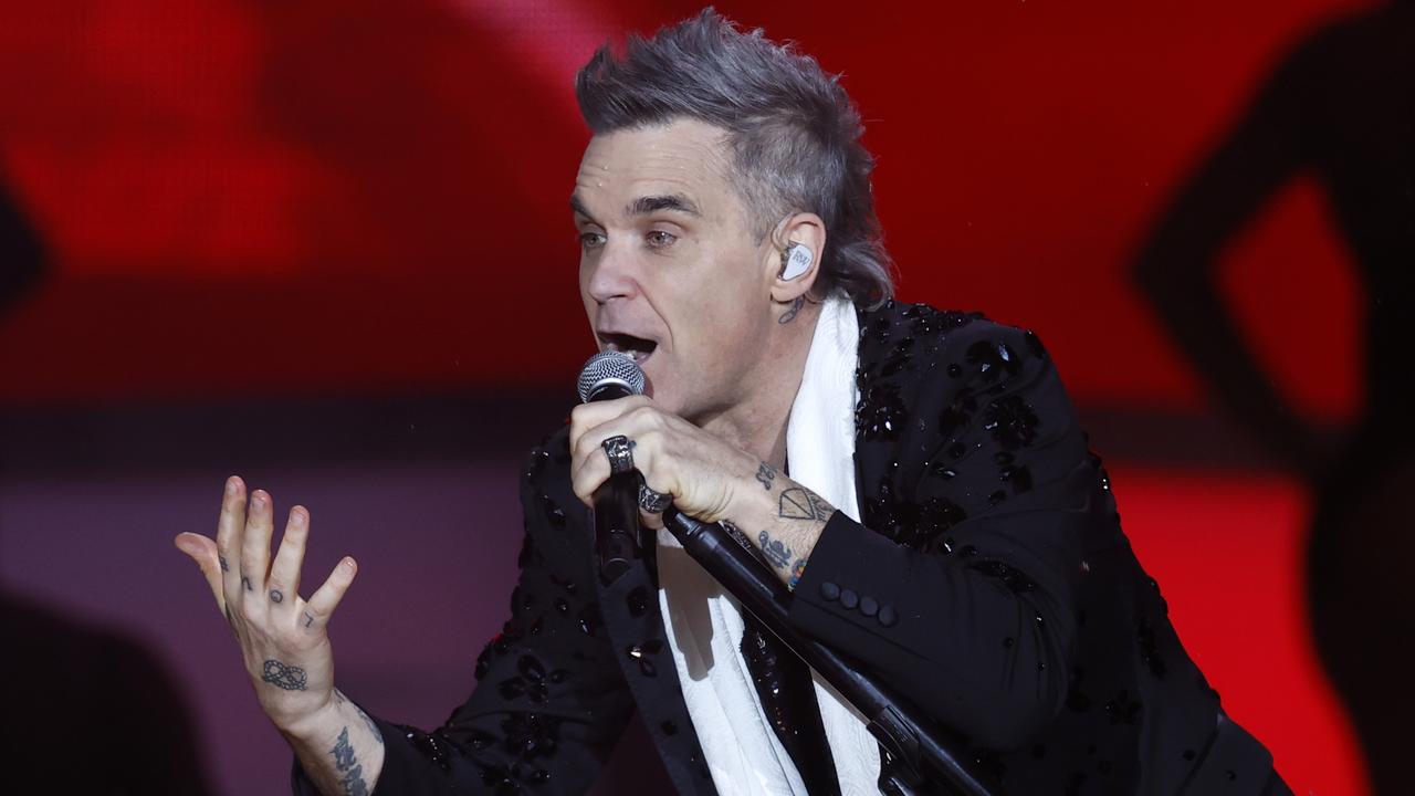 Robbie Williams’ tribute to John Farnham at Sydney gig for XXV tour ...