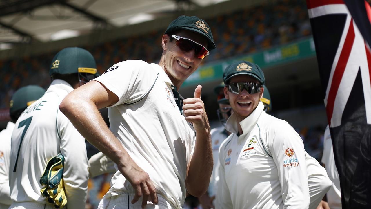 Pat Cummins and Steve Smith of Australia. Photo by Ryan Pierse/Getty Images