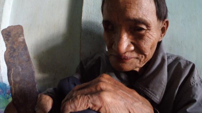 Lang’s father, Ho Van Thanh, 85, fled civilisation during the Vietnam War in 1972.