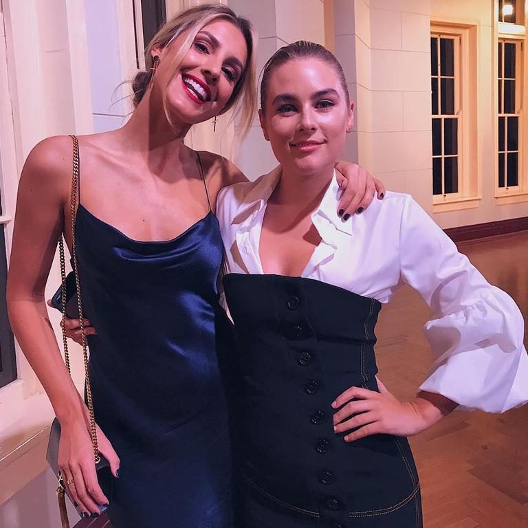 Laura Dundovic and Carissa Walford ... "WHEN YOUR FRIEND IS A 10" Picture: @lauradundovic/Instagram