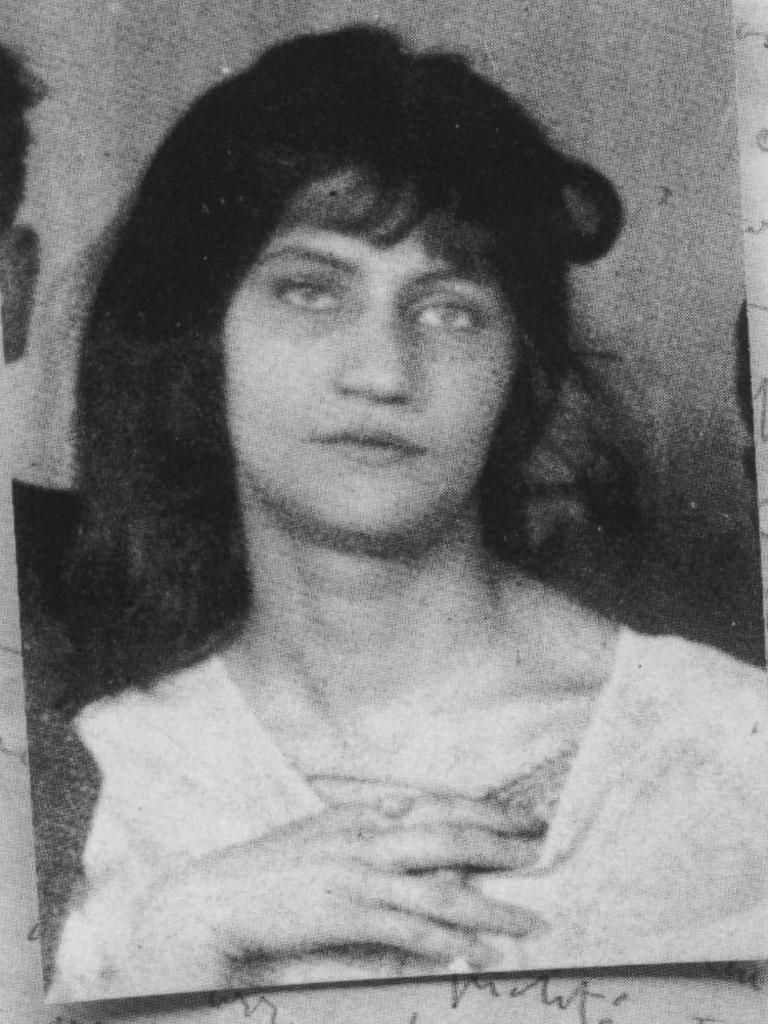 Jeanne Hebuterne, one of Modigliani’s mistresses.