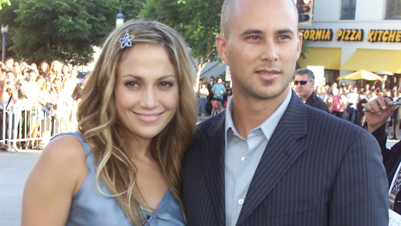 Alan Cumming recalls crashing Jennifer Lopez’s wedding reception to then-husband Cris Judd. Photo by Kevin Winter/Getty Images.