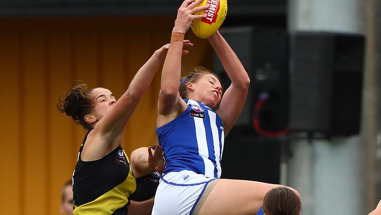 Emma King flies for a mark against the Tigers. Picture: Getty Images