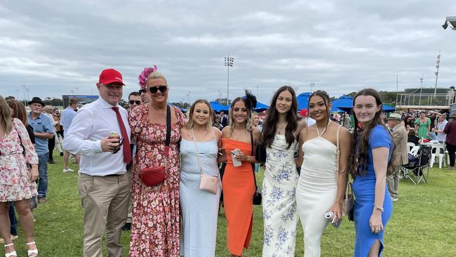 Cranbourne Cup 2022: Bianca Evans, Isabel Sonn, Codie Mott, Chantelle Kirkwood, Chiara Vitry & friends