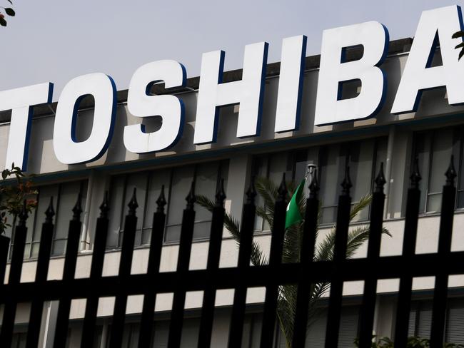 The Toshiba Corporation logo is seen at the company's R&D Centre in Kawasaki, Kanagawa prefecture on March 29, 2017. Toshiba has approved a plan to place its US nuclear unit in bankruptcy protection, a report said on March 29, 2017, as the troubled division wrestles with multi-billion-losses and accounting fraud claims. / AFP PHOTO / Toshifumi KITAMURA