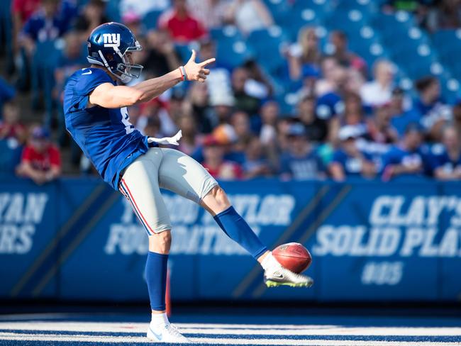 Brad Wing in action for the Giants.