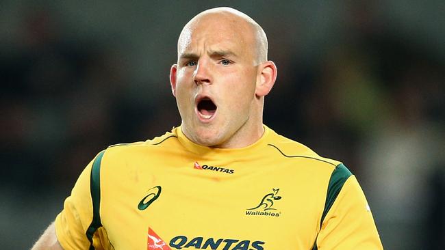 AUCKLAND, NEW ZEALAND - AUGUST 15: Wallabies captain Stephen Moore shouts at team mates during the warm up during The Rugby Championship, Bledisloe Cup match between the New Zealand All Blacks and the Australian Wallabies at Eden Park on August 15, 2015 in Auckland, New Zealand. (Photo by Cameron Spencer/Getty Images)