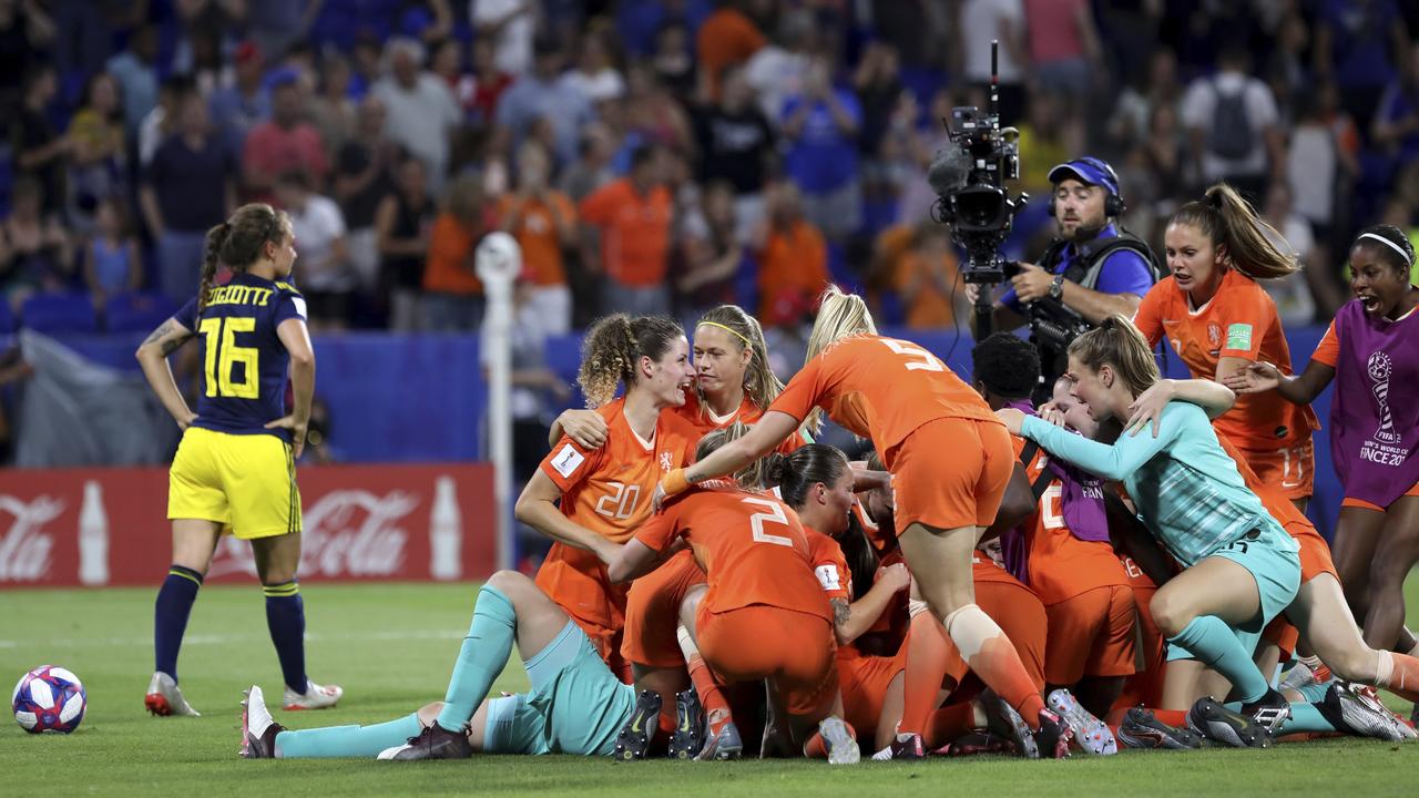 England's Euro 2017 dream ends at hands of Van de Donk inspired Holland, Women's Euro 2017