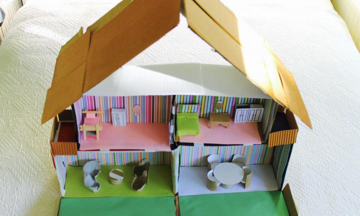 Shoebox dollhouse deals