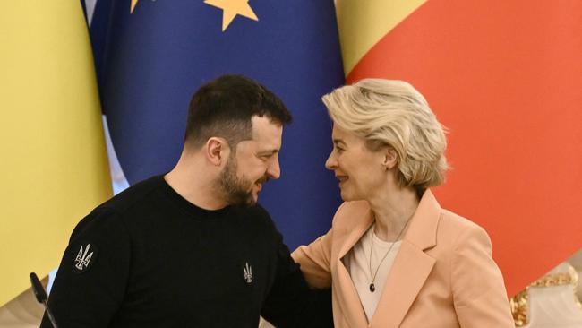 Ukraine's President Volodymyr Zelensky and European Commission President Ursula von der Leyen.