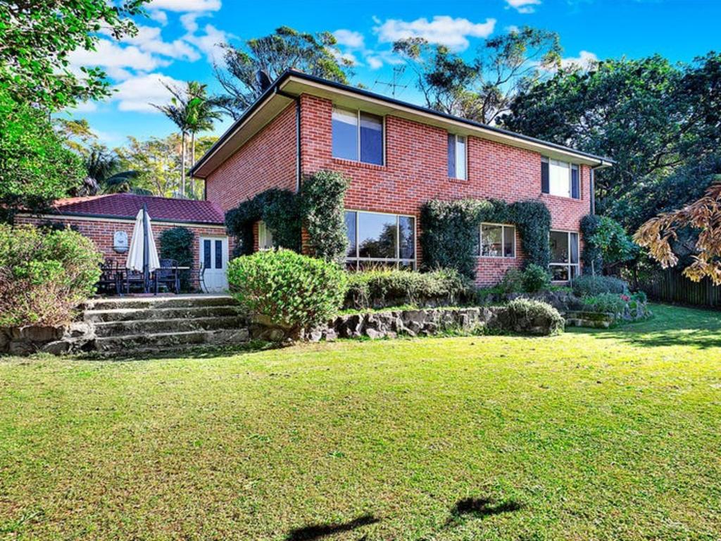 This house in Elanora Heights is listed for $1300 a week.