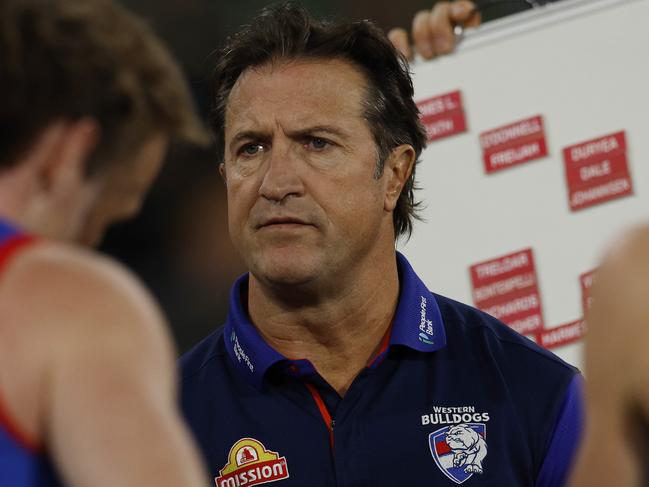 MELBOURNE , AUSTRALIA. May 11 , 2024.  AFL Round 10 . Richmond vs Western Bulldogs at the MCG.  Luke Beveridge , Senior Coach of the Bulldogs at quarter time    . Pic: Michael Klein