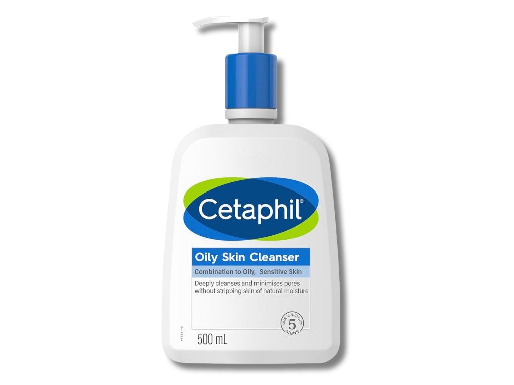 As Laura has sensitive skin, she opts for a simple Cetaphil cleanser to take her makeup off. Picture: Amazon Australia