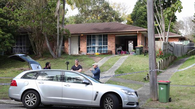 Crime scene at home on Reeves St in relation to the murder of Danielle Easey. (AAP Image/Sue Graham)