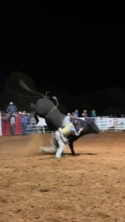 SA bull rider falls off bull during Wilmington Rodeo Club