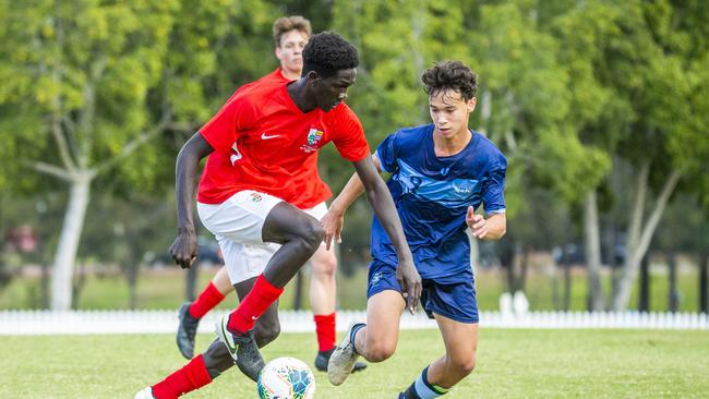 Deng Deng and Campbell Wong do battle. Picture: Renae Droop