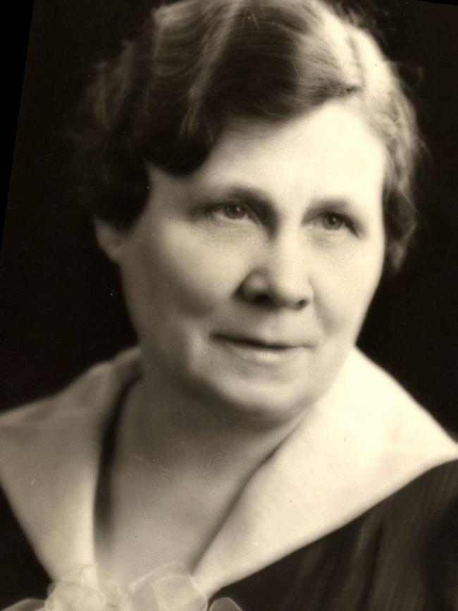 Dietitian Lenna Francis Cooper, circa 1920.