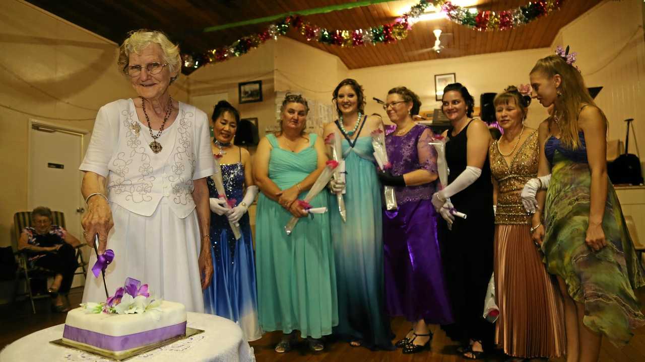 Debutante ball dresses outlet for guests