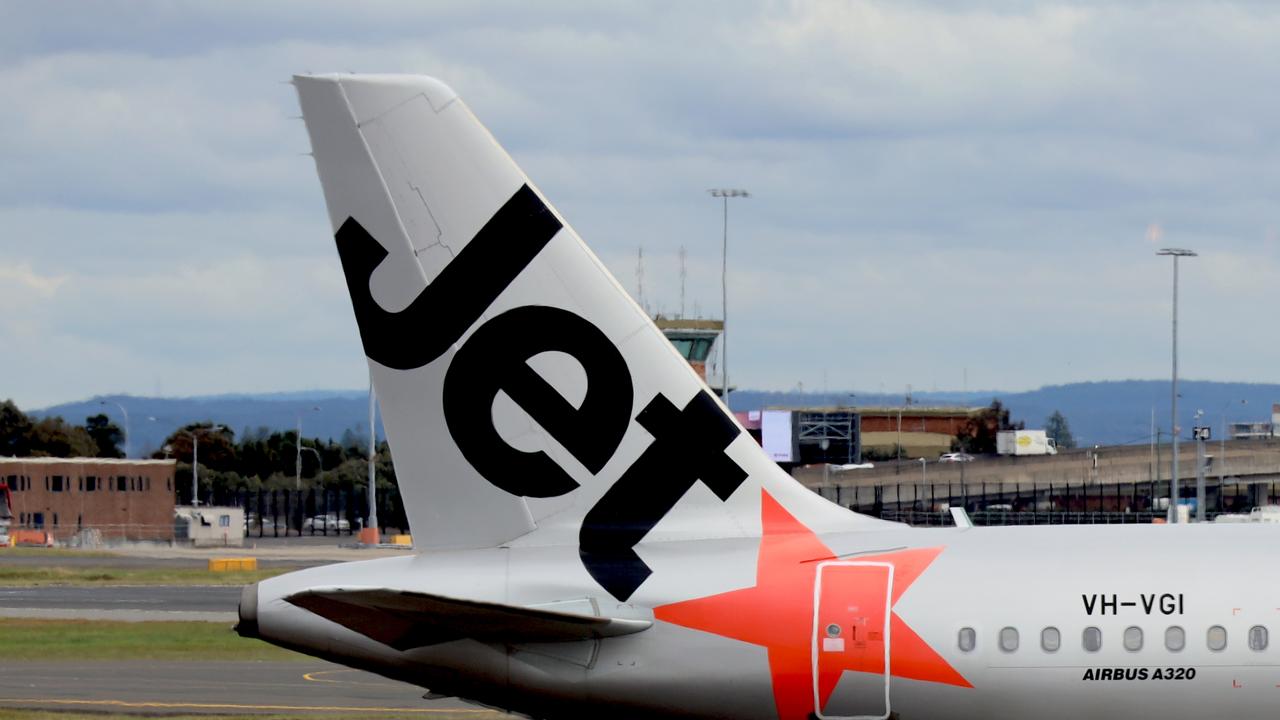 Jetstar engineers are assessing what happened to the wheels. Picture: NewsWire / Nicholas Eagar