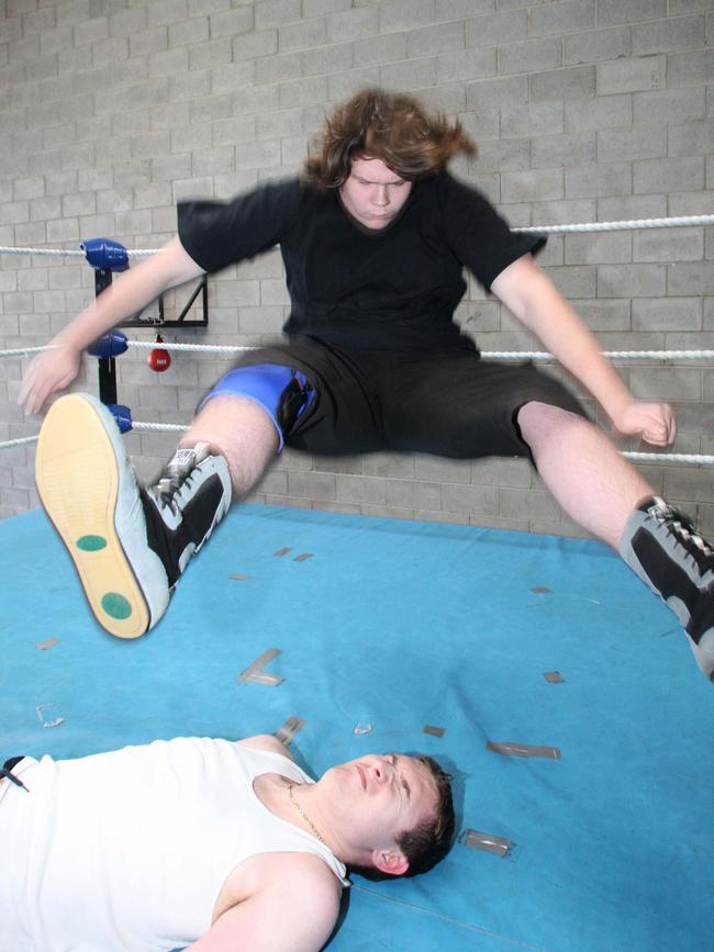 Gold Coast Sun journalist Andrew Potts gets a lesson in the art of Pro Wrestling with wrestler Josh Ives, aka 'RIP'.