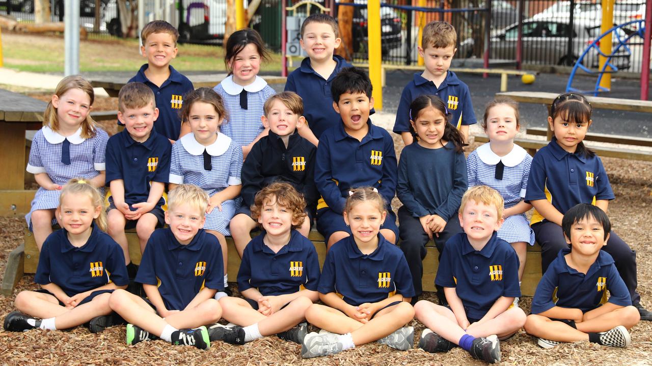 Ashby Primary School 2025 Prep B. Front: Aria Wadey-Hanson, Alfie Davis, Gabe Paquola, Octavia Klaassen, Benji Davis, Zac Pag-Ong. Middle: Annie Zehnwirth, Mitch Amor, Mila Flaccavento, Gus I’Anson, William Thorgood, Aiza Khan, Charlotte Moore, Ferhin Azizi. Back: Orlando Krnjeta, Phoebe Mayall, Arthur Collings, Miller Moore