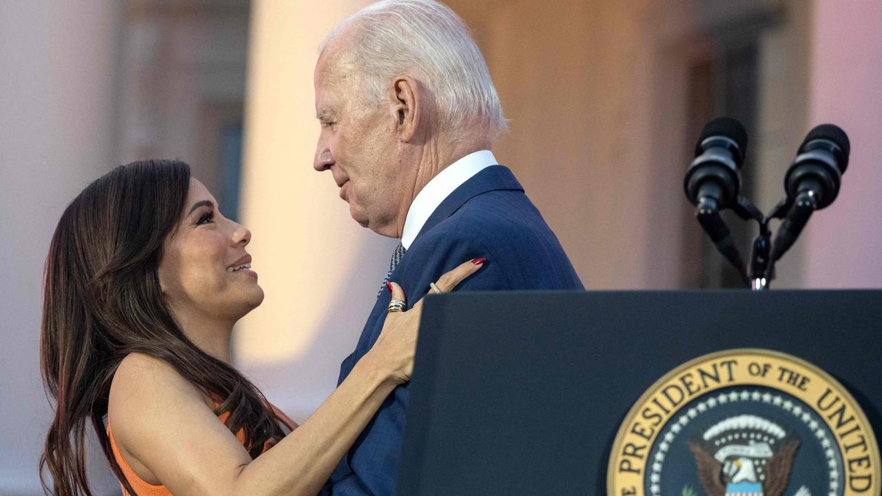 Joe Biden Raises Eyebrows With Embrace Of Eva Longoria At Flamin Hot Screening Daily Telegraph 