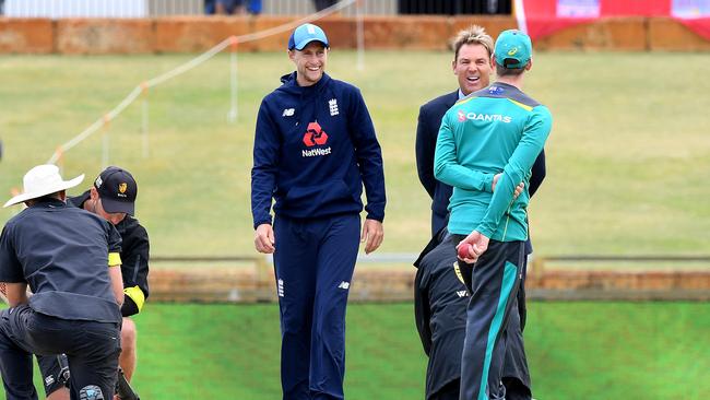 Warnie holds court with Joe Root and Steve Smith.