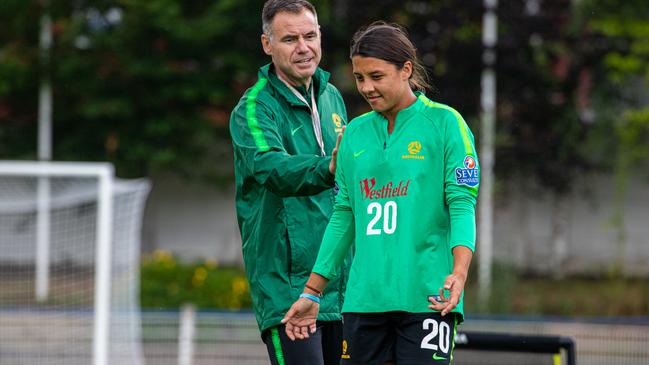 Sam Kerr has backed coach Ante Milicic to carry on. Image: FFA