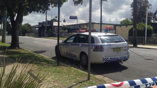 Bomb squad called as Wentworthville Police Station goes in to lockdown ...