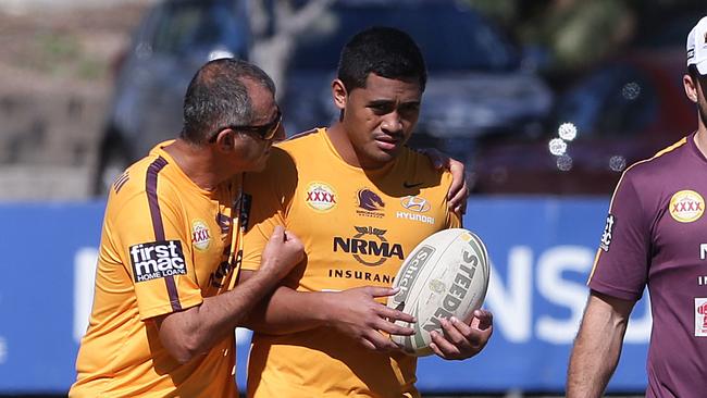 Wehbe talks with Anthony Milford and Ben Hunt. Picture: Peter Wallis