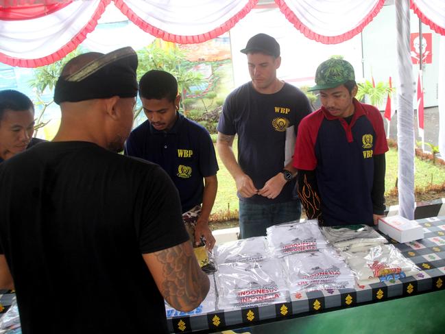 Matthew James Norman and Si Yi Chen at Kerobokan Prison Friday. Picture: Zul Edoardo/News Corp Australia