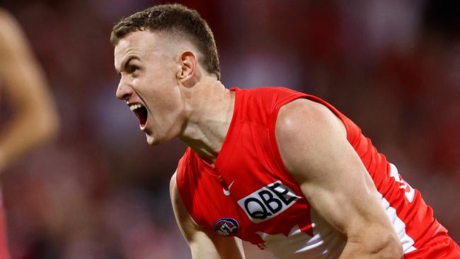 SYDNEY, AUSTRALIA - SEPTEMBER 20: Chad Warner of the Swans celebrates a goal during the 2024 AFL First Preliminary Final match between the Sydney Swans and the Port Adelaide Power at The Sydney Cricket Ground on September 20, 2024 in Sydney, Australia. (Photo by Michael Willson/AFL Photos via Getty Images)