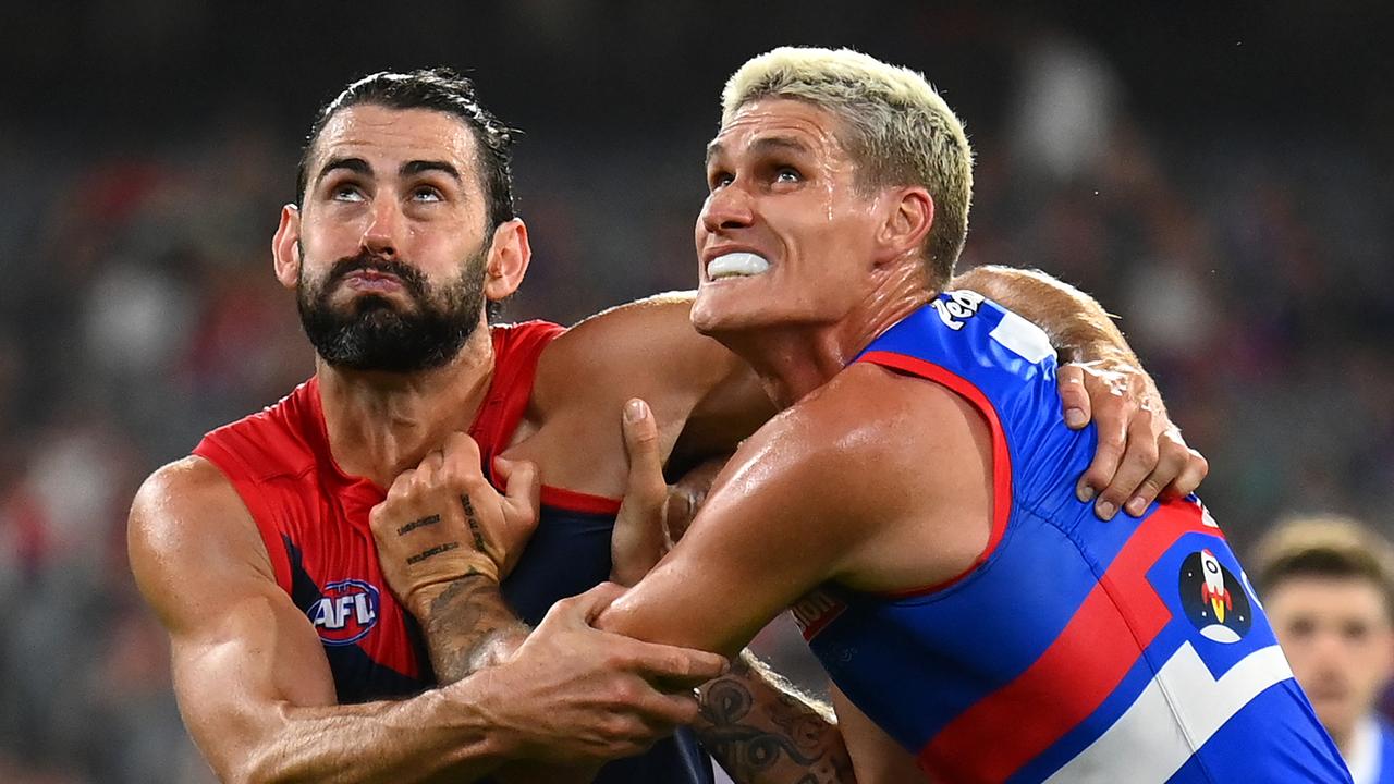 Rory Lobb (right) battles with Brodie Grundy. Picture: Quinn Rooney/Getty Images