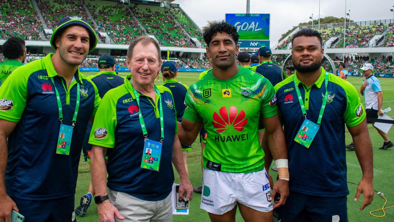 Peter Mulholland with Michael Oldfield, Sia Soliola and Dunamis Lui.