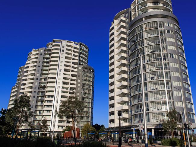 Partly built Skyview, in Castle Hill, by fugitive Jean Nassif's now-barred Toplace developer was among a multitude of dodgy builds. Picture: Justin Lloyd.