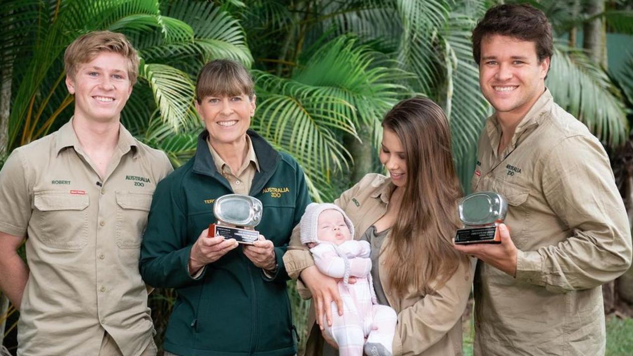 (L-R) Robert Irwin, Terri Irwin, Bindi Irwin with Baby Grace, and Chandler Powell.