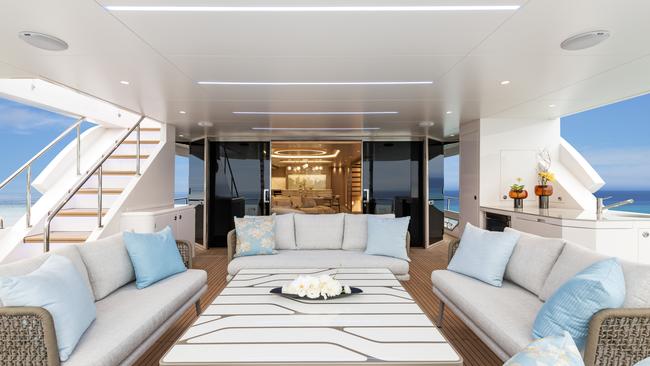 The 2024 Horizon FD90 superyacht.